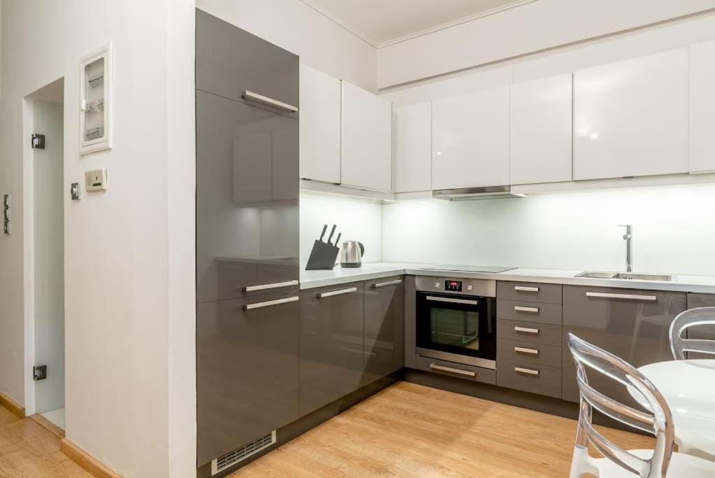 Elegant 2bd Evelpidon